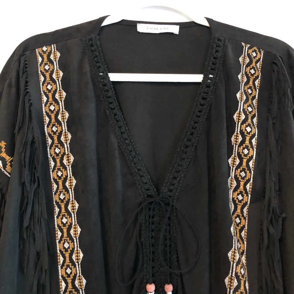 Laurie & Joe Fringe Embroidered Pocahontas Top - Picture 4 of 9